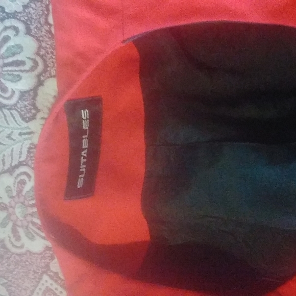 Red & black jacket - Picture 3 of 3